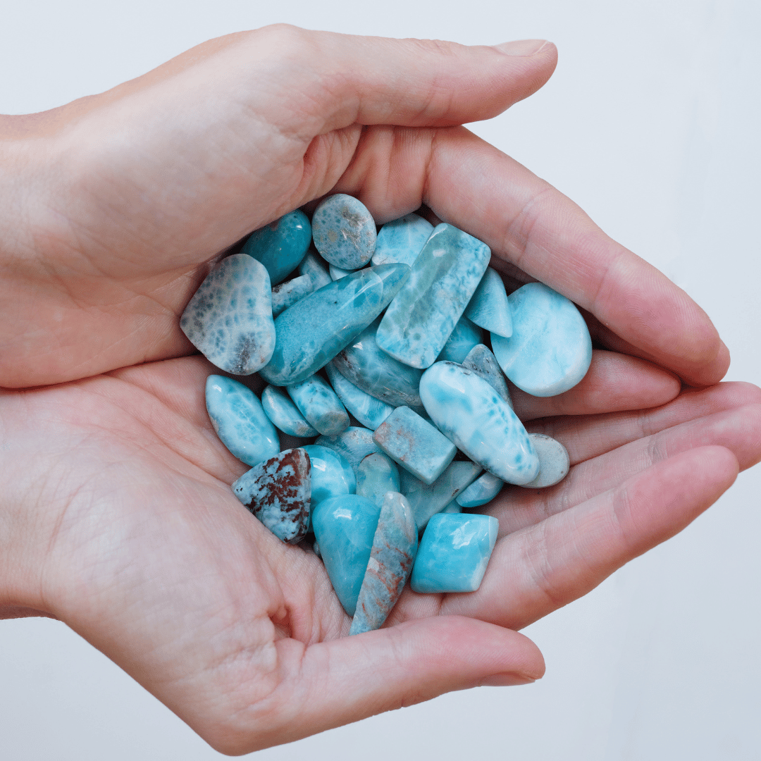 Exploring Pectolite: A Comprehensive Guide to Its Jewelry and Gemstone