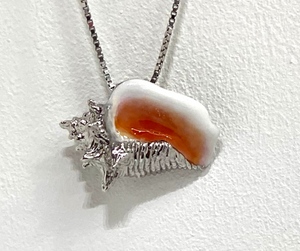 Classic Silver Conch Shell Pendant With Realistic Enamel Color