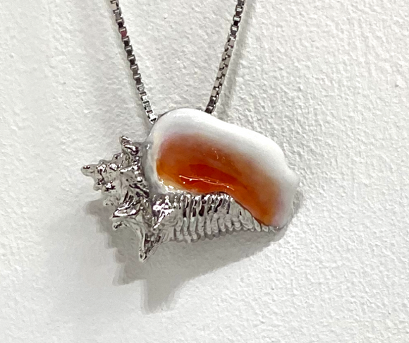 Gold conch shell best sale pendant